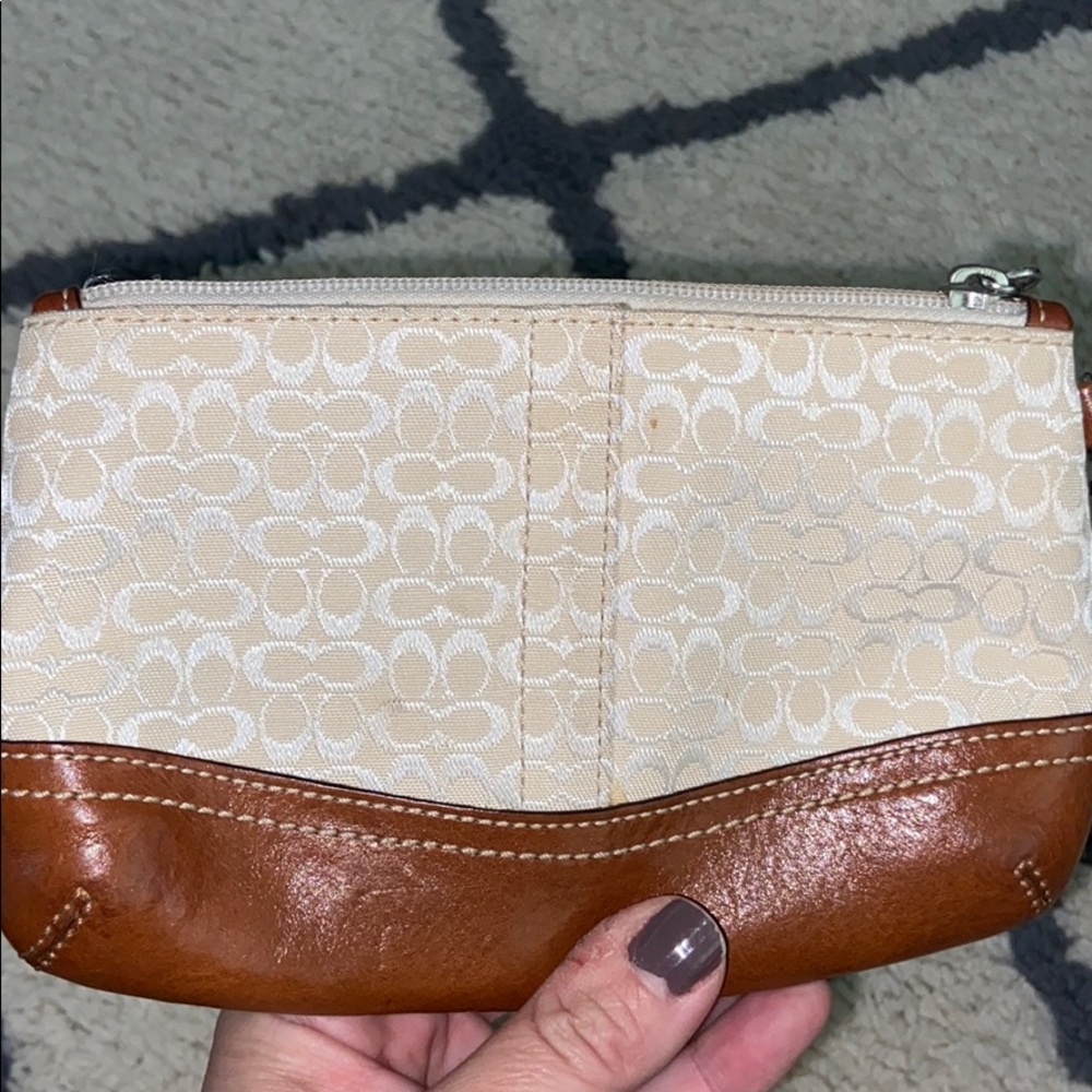 Coach wristlet - Picture 3 of 5